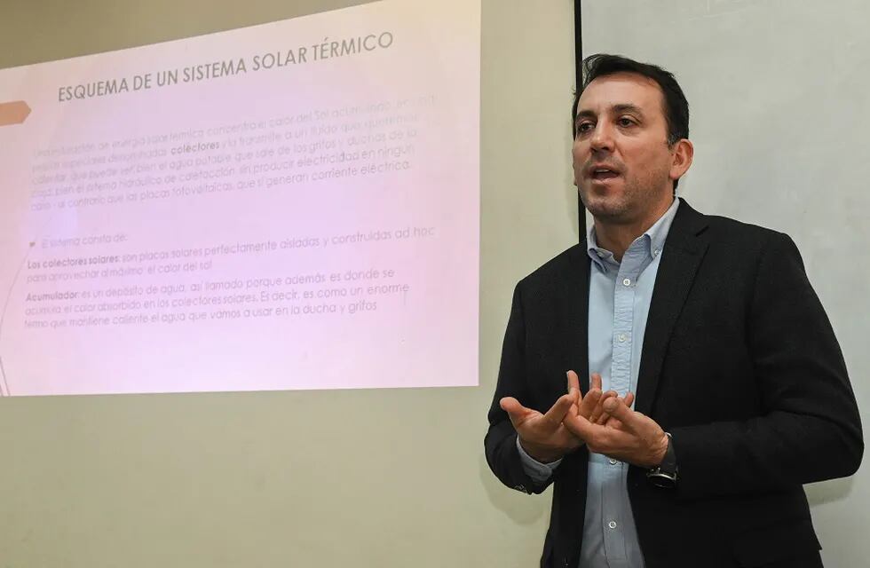 Capacitación para el empleo: comenzó el curso de energía solar térmica. Foto: Prensa Godoy Cruz