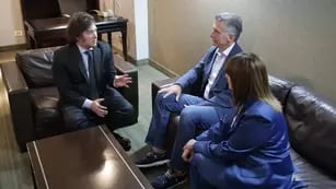 Milei con Macri y Bullrich tras ganar las elecciones