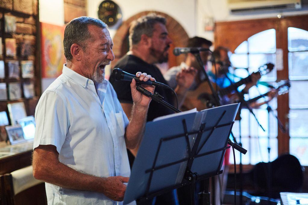 A un año de su "retiro", Ricardo Mur se dedica al canto y vive alejado del ruido citadino