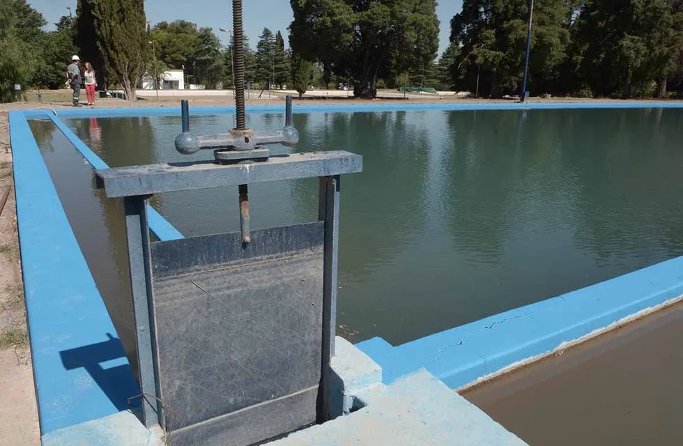 La planta potabilizadora de agua Alto Godoy se encuentra en el parque General San Martin