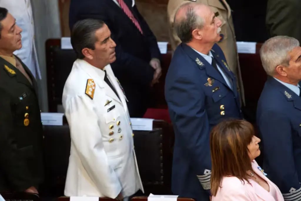 Patricia Bullrich y jefes militares, durante la inauguración del período de sesiones ordinarias del Congreso Nacional