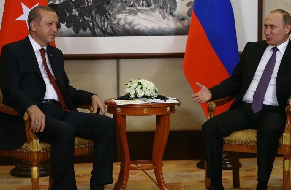 Acuerdo. Erdogan y Putin convinieron avanzar en proyectos de integración energética entre ambos países. (AP)