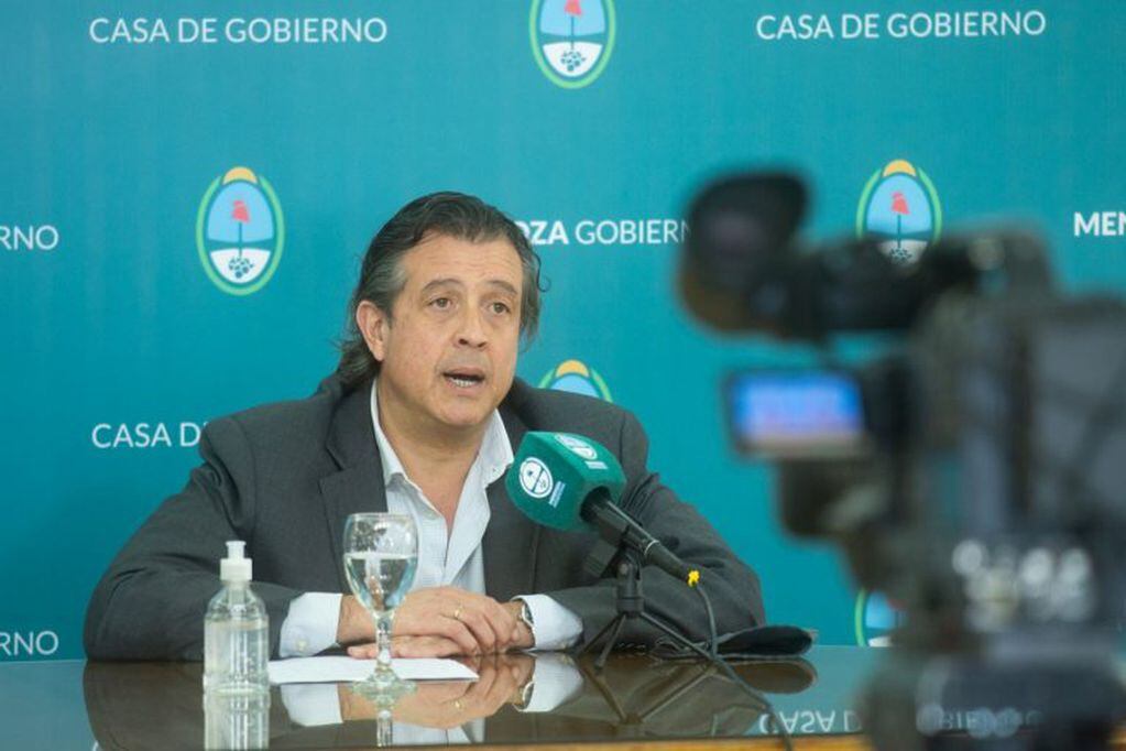 ministro de Gobierno Víctor Ibáñez Mendoza