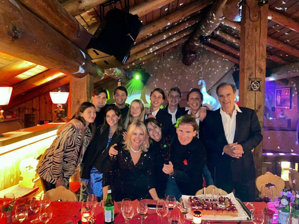 En un restaurante exclusivo de St. Moritz, Mazza celebró junto a familia y amigos