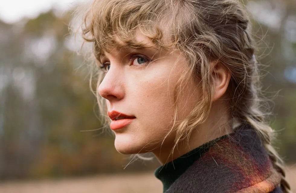 Dos discos y un documental después, Taylor Swift se corona como la artista con más logros musicales del 2020.