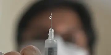 El Gobierno autorizó de emergencia la vacuna china Sinopharm: el jueves llegarán un millón de dosis