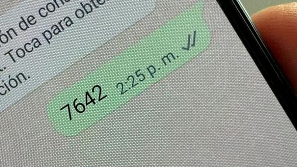 WhatsApp: "7642", "Siempre estaré para ti".