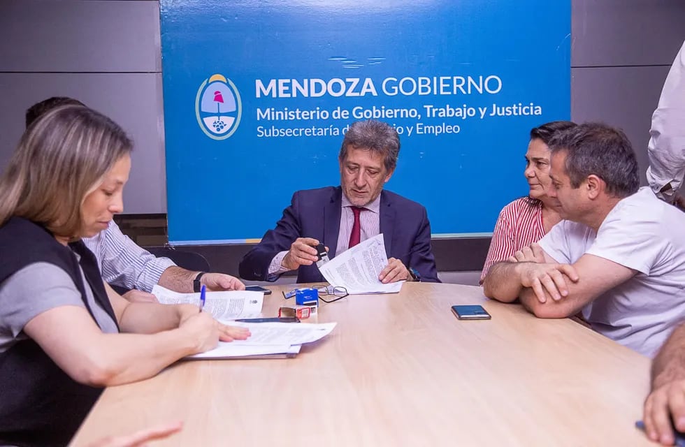 El SUTE decidió bajar a las bases la última propuesta salarial del Gobierno. Foto: Prensa Mendoza