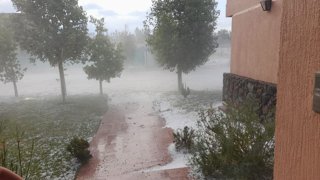 Una fuerte tormenta de granizo también golpeó al departamento de San Martín