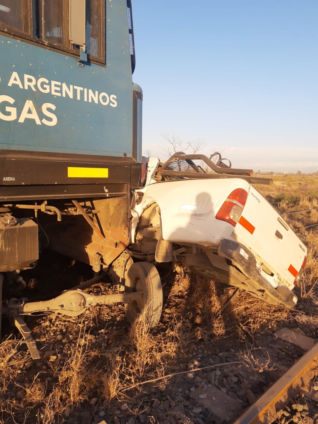 Un tren chocó a una camioneta en San Martín - Fuentes policiales