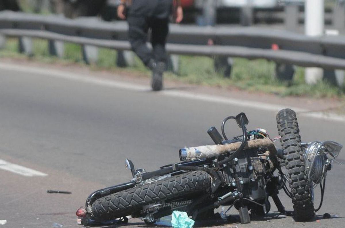 Choque y fuga en San Martín: buscan al conductor de una camioneta que  atropelló y mató a un motociclista | Policiales