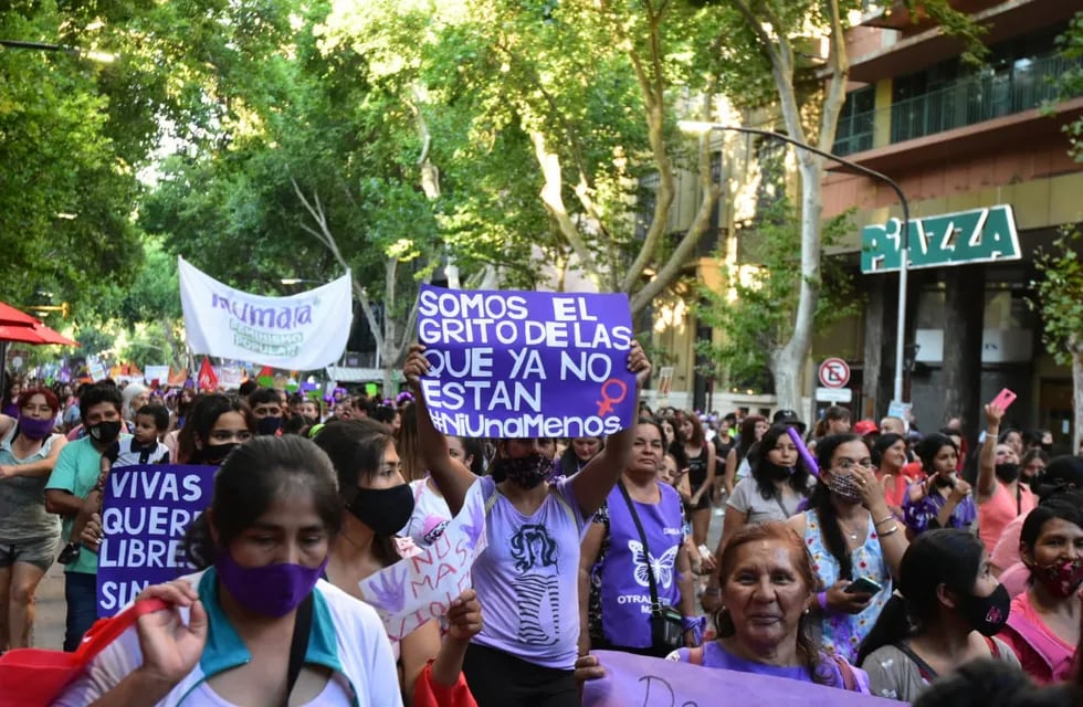 Marcha Ni Una Menos y por el fin de la violencia contra las mujeres. Foto: Mariana Villa / Los Andes