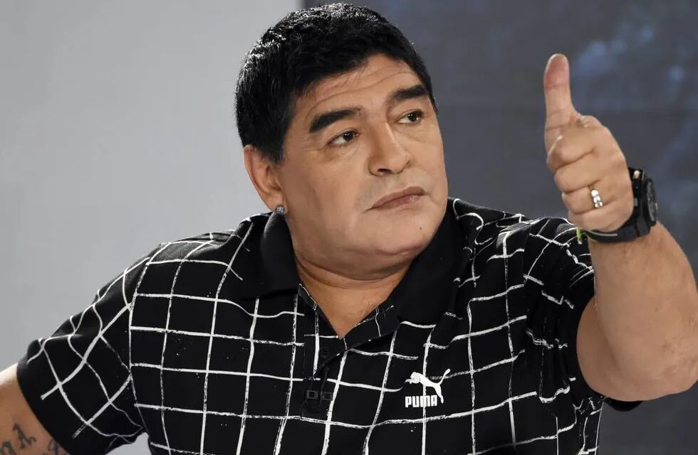 Maradona y Figo, con munición gruesa
