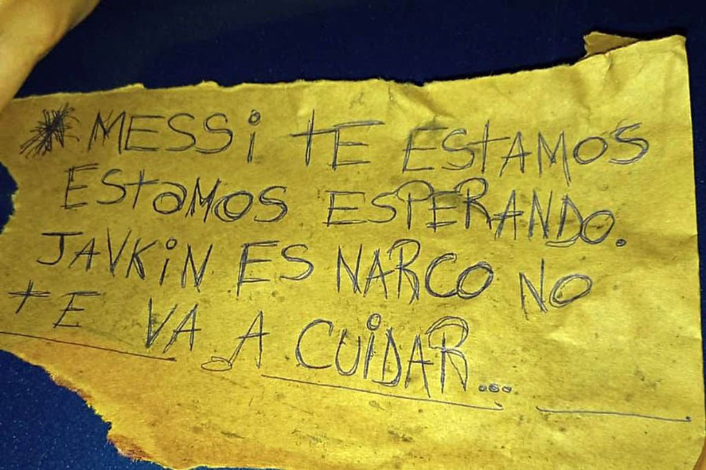 Un supermercado que pertenece a la familia de Antonela Roccuzzo, la esposa de Lionel Messi, fue baleado esta madrugada en la ciudad santafesina de Rosario por delincuentes que además dejaron una nota intimidatoria, informaron fuentes policiales. (Gentileza)