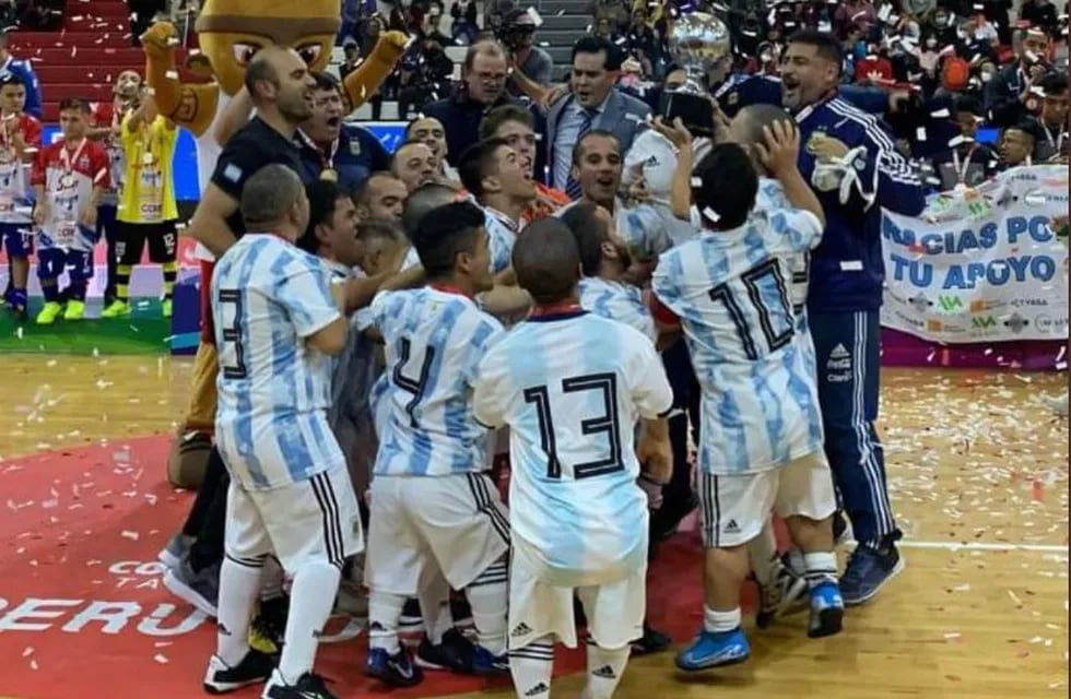 Argentina también es campeona de América en fútbol de talla baja.
