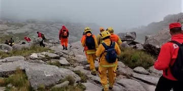 Comenzó el operativo de rescate de los estudiantes que quedaron varados en el cerro.