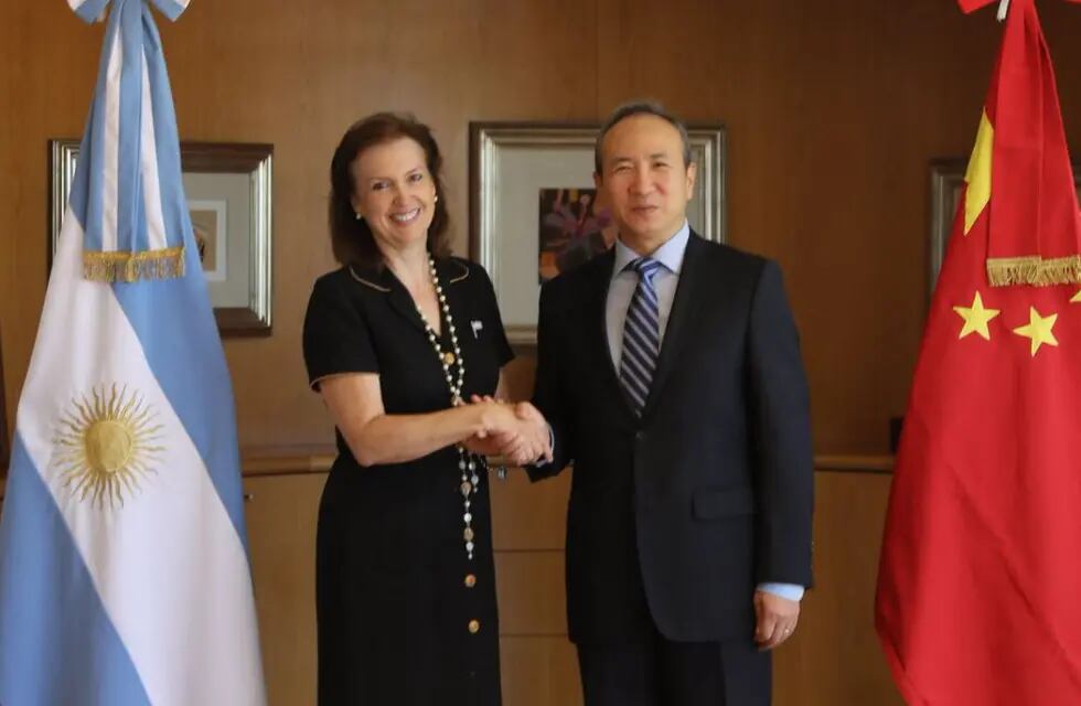 Diana Mondino se reunió con el embajador de China y distendió la relación tras los roces por Taiwán. / Foto: X