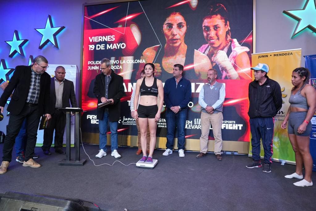 Maximiliano Segura y al venezolano Kelvinyer Salazar. El viernes se enfrentarán por el título superligero Feconsur del Consejo Mundial de Boxeo (CMB)