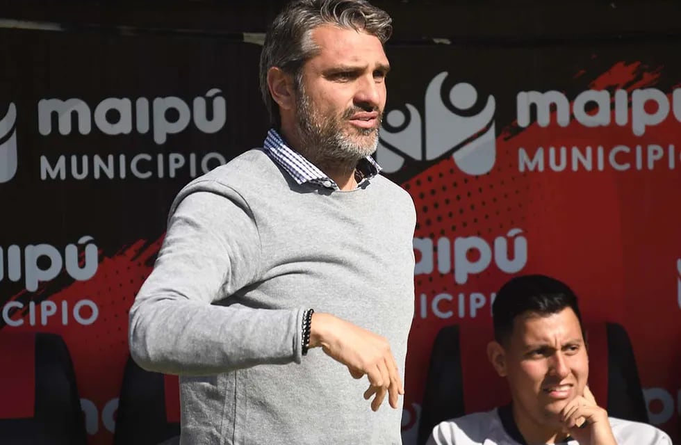 Juan Manuel Sara no seguirá como DT del Deportivo Maipú.