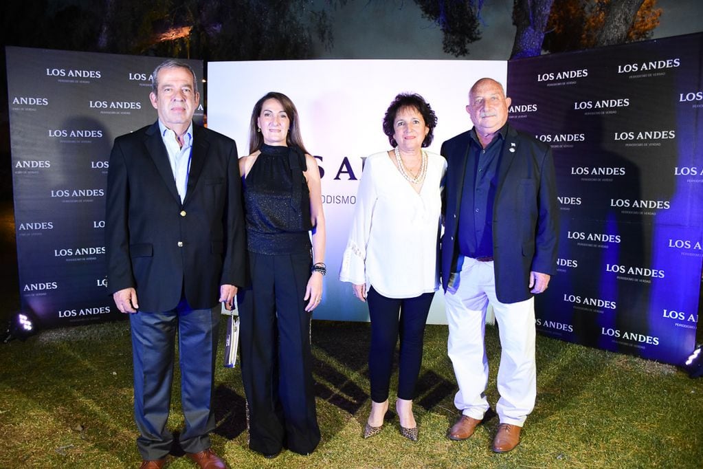 Aniversario 138 años de Diario Los Andes.
Hector Ruiz, Mónica Villegas, Cristina y Hector Ronco / Foto Mariana Villa