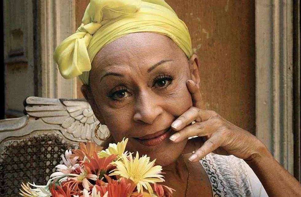 Omara Portuondo tiene 92 años y está realizando su gira mundial mientras prepara el lanzamiento de "Vida".