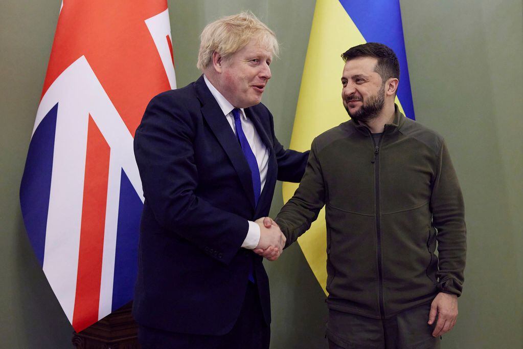 Johnson es el primer jefe de Estado o de Gobierno de las potencias del G7 que viaja a Kiev desde el inicio de la invasión, el 24 de febrero.
