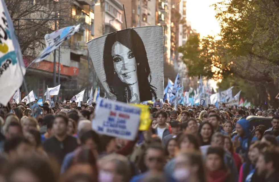 Analizan realizar una marcha en apoyo a Cristina Fernández de Kirchner el día de los alegatos. - Gentileza/ La Voz