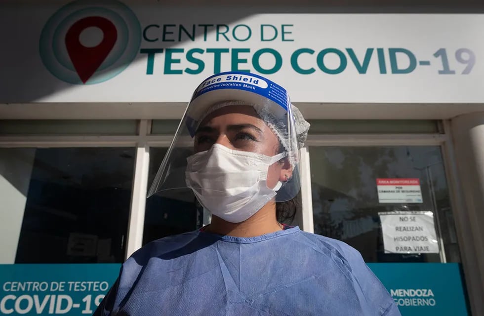 La enfermera Luz Guardia fue una de las tantas que estuvo en primera línea de batalla en la pandemia. Foto: Ignacio Blanco / Los Andes