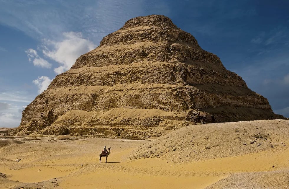 Pirámide de Zoser (o Djoser), en Saqqara - Age Fotostock
