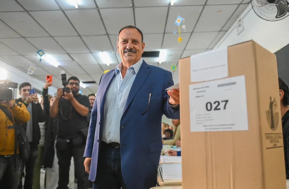 Ricardo Quintela, que va por su reelección, ya votó este domingo 7 de mayo.