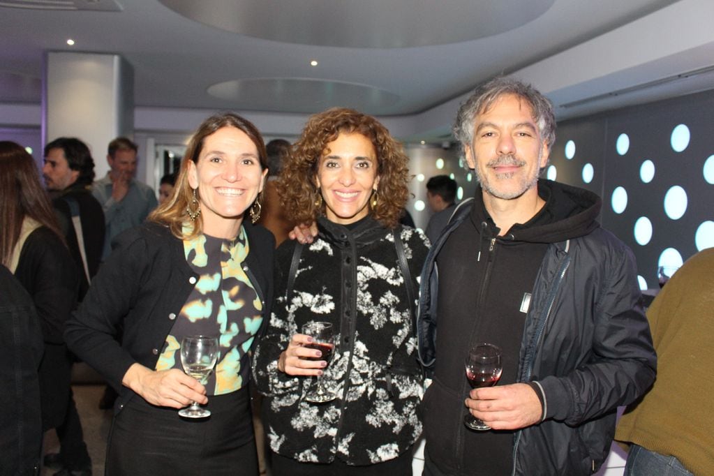 Alejandra Scaraffia, Débora Trovarelli y Federico Calandria.