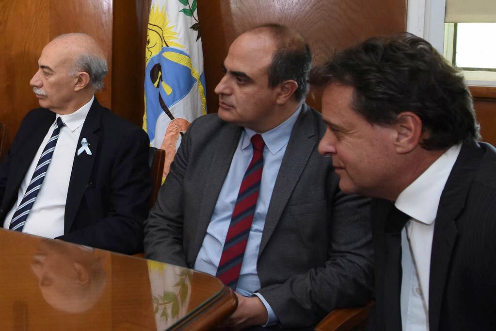 Valerio (izquierda) votó en contra de la cautelar; Adaro y Palermo (centro y derecha respectivamente), a favor. / Marcelo Rolland