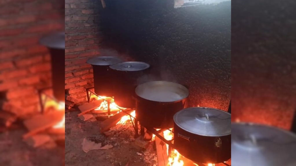 Ayer preparaban 450 kilos de comida en el comedor Horneritos de Las Heras