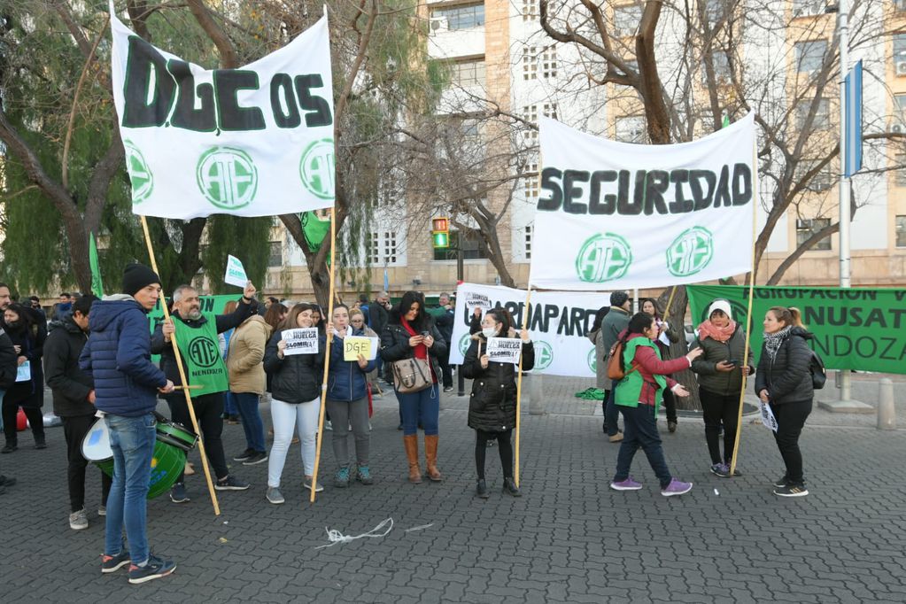 Manifestación del SUTE y ATE en Mendoza. Ignacio Blanco / Los Andes