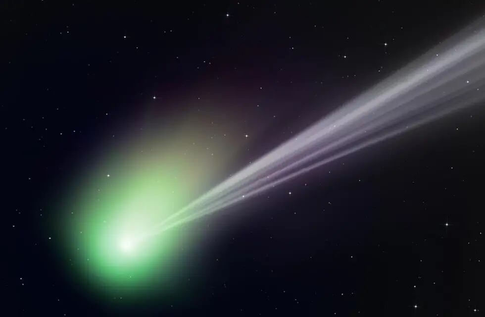 Imagen del pasaje del cometa C/2922, captada por el astrofotógrafo estadounidense, Andrew McCarthy, durante esta semana.