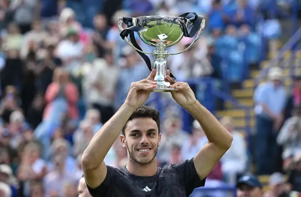 Francisco Cerúndolo, campeón en el ATP de Eastbourne. / AFP