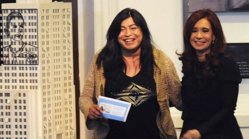 Diana Sacayán junto a la ex presidenta Cristina Fernández de Kirchner