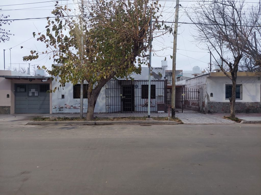 La casa del barrio Córdoba, en calle Paso de Uspallata al 500, que habitaban las hermanas Sánchez. | Foto: Los Andes