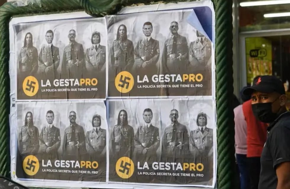 Reabren la causa afiches con simbología nazi donde aparecían Bullrich, Macri y Larreta: buscan identificar a los responsables