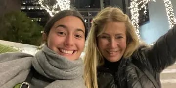 Cris Morena y Azul, la hija de Romina Yan, disfrutando en New York