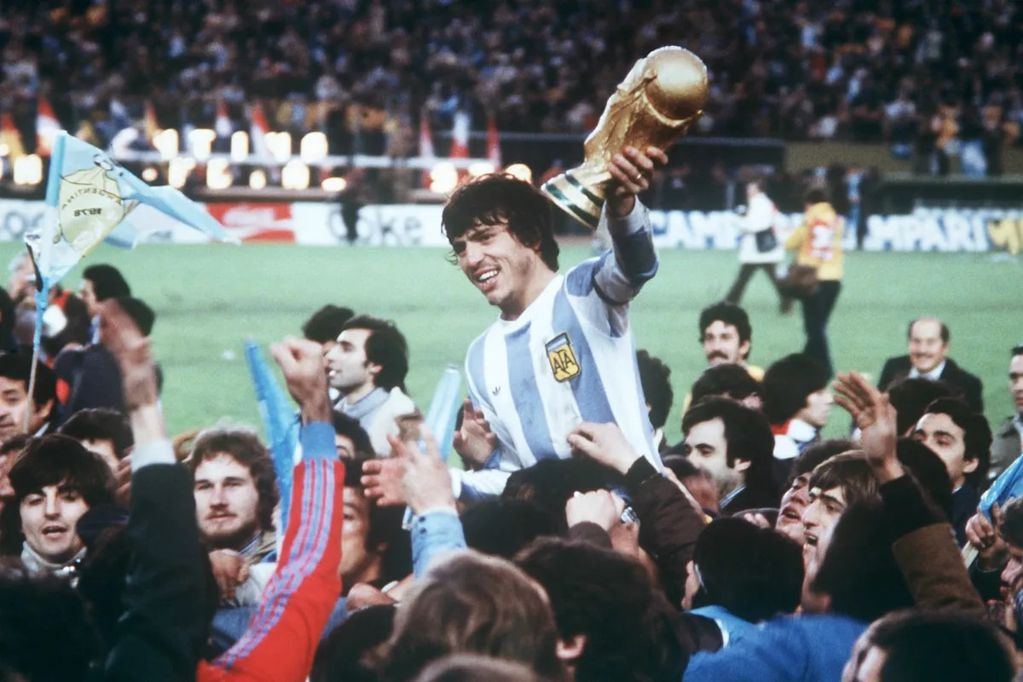 Curiosidades de la camiseta Argentina: así fue en cada Mundial y cuándo se incluyeron las estrellas. Foto: Twitter @FerZaforano97