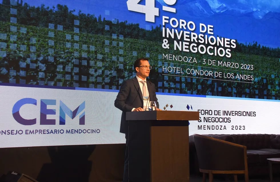 Eduardo Pulenta, presidente del CEM, abrió el Foro y se dirigió a los presentes haciendo foco en las posibilidades que presenta Mendoza para atraer inversiones.