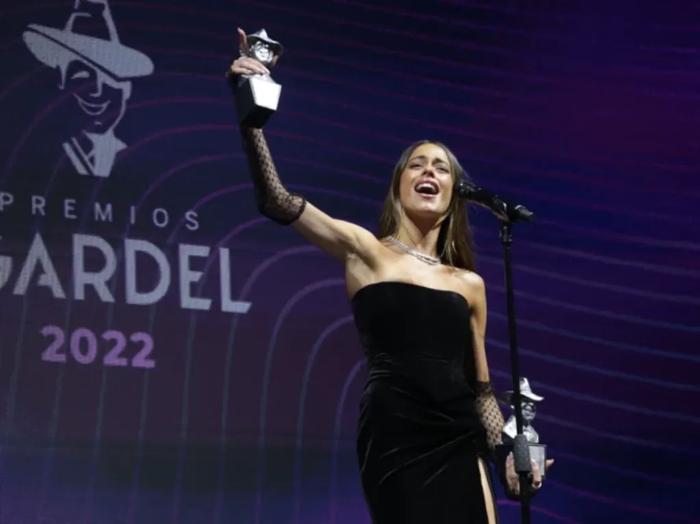 Tini Stoessel en los Premios Gardel