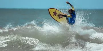 En Mar del Plata se realizó el Quiksilver 70s, torneo único en el mundo con surfistas desde 15 a 72 años y tablas retro. 