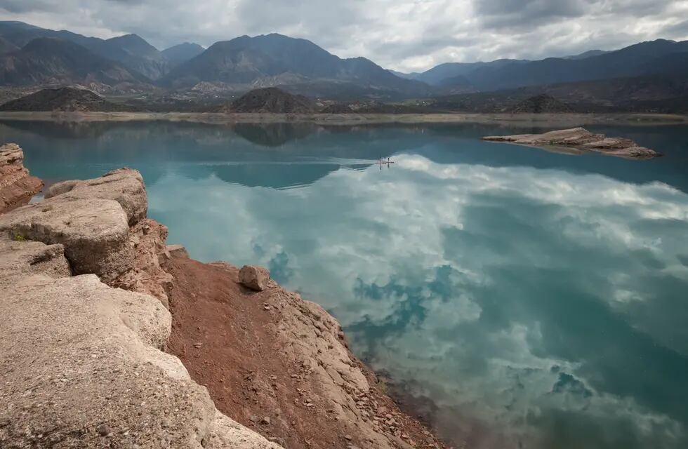 Crisis Hídrica. Por la sequía, la falta de nevadas y lluvia el Dique Potrerillos en la provincia de Mendoza se encuentra al 60% de su capacidad máxima
Foto: Ignacio Blanco / Los Andes