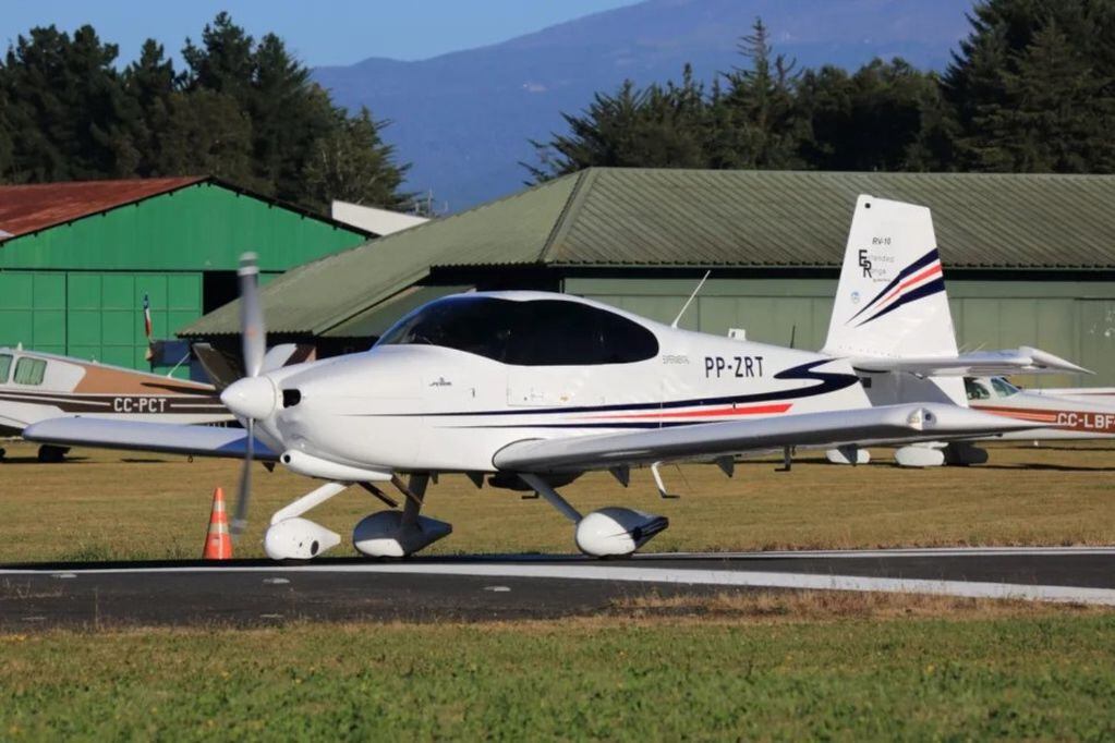 La avionetaestá identificado como RV-10 PP ZRT, proveniente de Brasil. (Diario Jornada / Antonio Beghello)