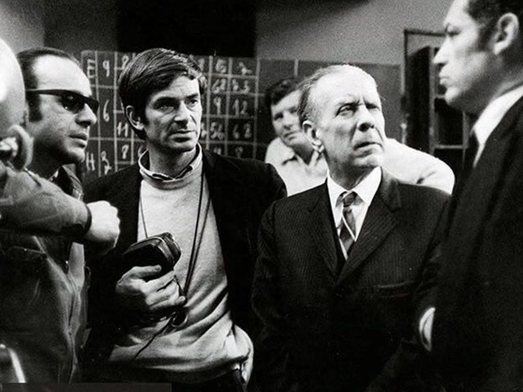 Borges junto al director durante el rodaje de Invasión.