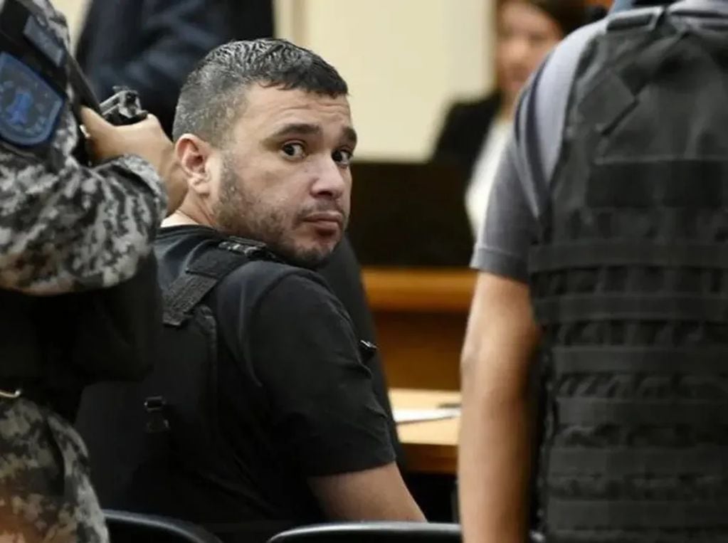 Alvarado está acusado por dos homicidios y asociación ilícita, entre otros cargos.