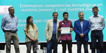 Estudiantes secundarios de Mendoza recibieron una certificación de Microsoft