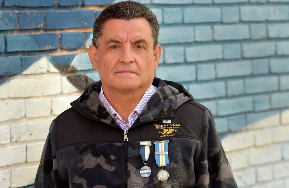 Rodolfo Sevilla, el tripulante mendocino que naufragó y sobrevivió al hundimiento del Crucero Belgrano en Malvinas. / Orlando Pelichotti - Los Andes